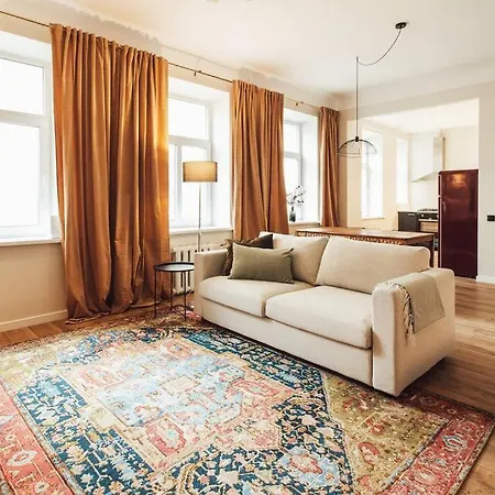 New Spacious And Cozy