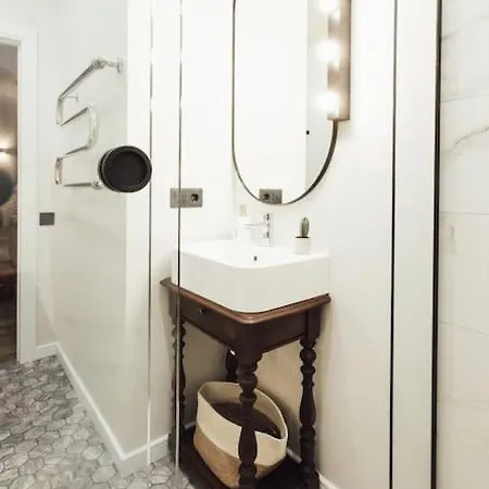 New Spacious And Cozy ריגה