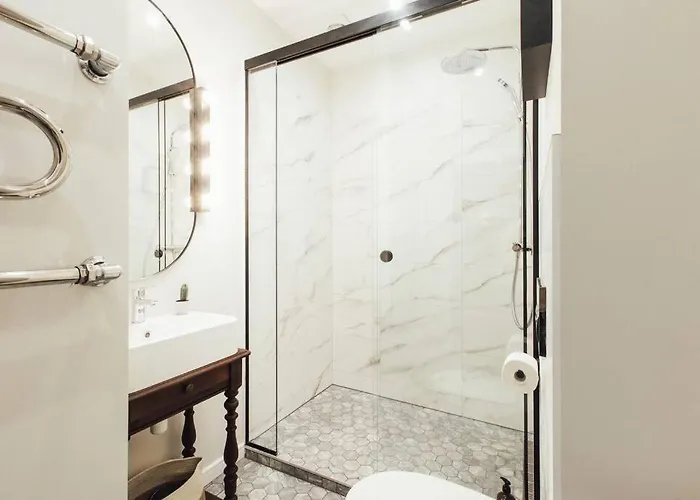 New Spacious And Cozy Dzīvoklis